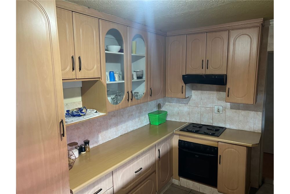 Residential - House - Soshanguve L, Gauteng - South Africa - 22 - 1031414015-772