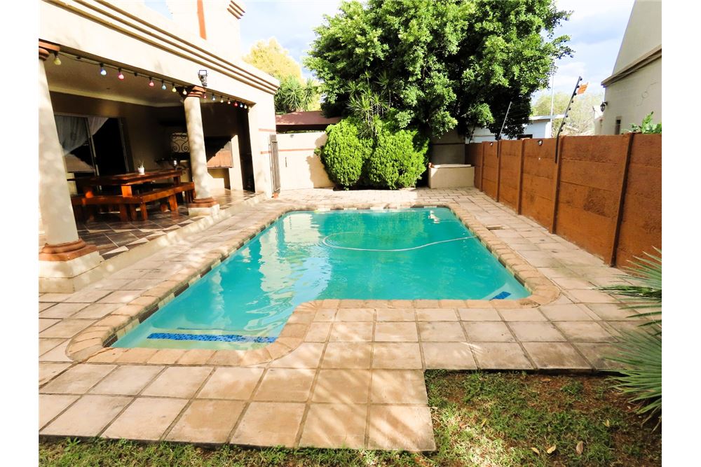 Residencial - Casa - Eersterust, Gauteng - South Africa - 28 - 1031414016-145