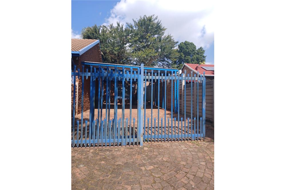 Residential - House - Karenpark, Gauteng - South Africa - 3 - 1031414088-127