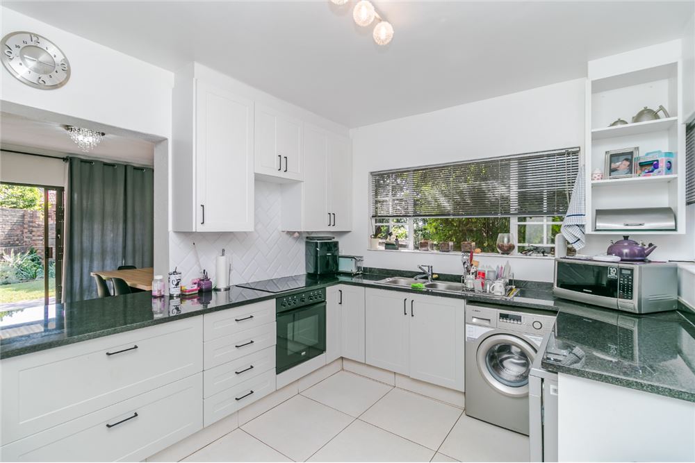 Residential - Rumah Bandar - Boskruin, Gauteng - South Africa - 5 - 1031444163-40