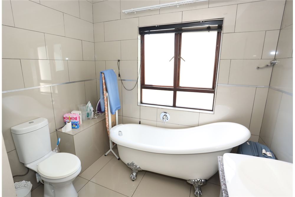 Residential - Отдельно стоящий дом - Thatchfield Estate, Gauteng - South Africa - 26 - 1031393016-194