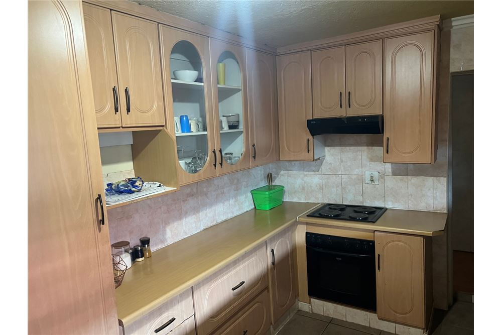 Residential - House - Soshanguve L, Gauteng - South Africa - 21 - 1031414015-772