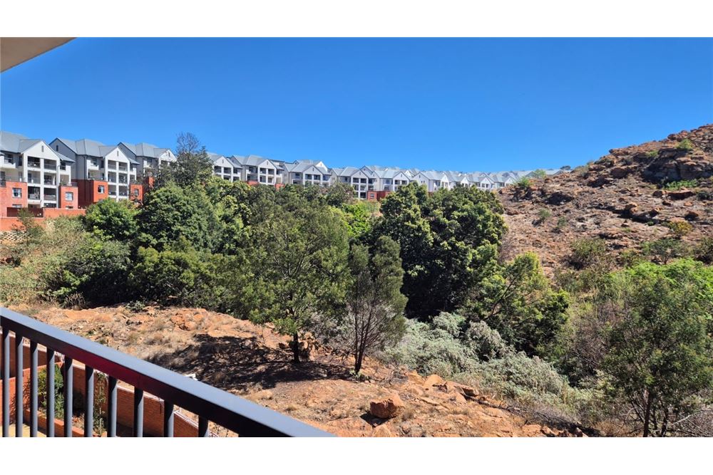Residential - Rivitalo - Oakdene, Gauteng - South Africa - 12 - 1031421068-174