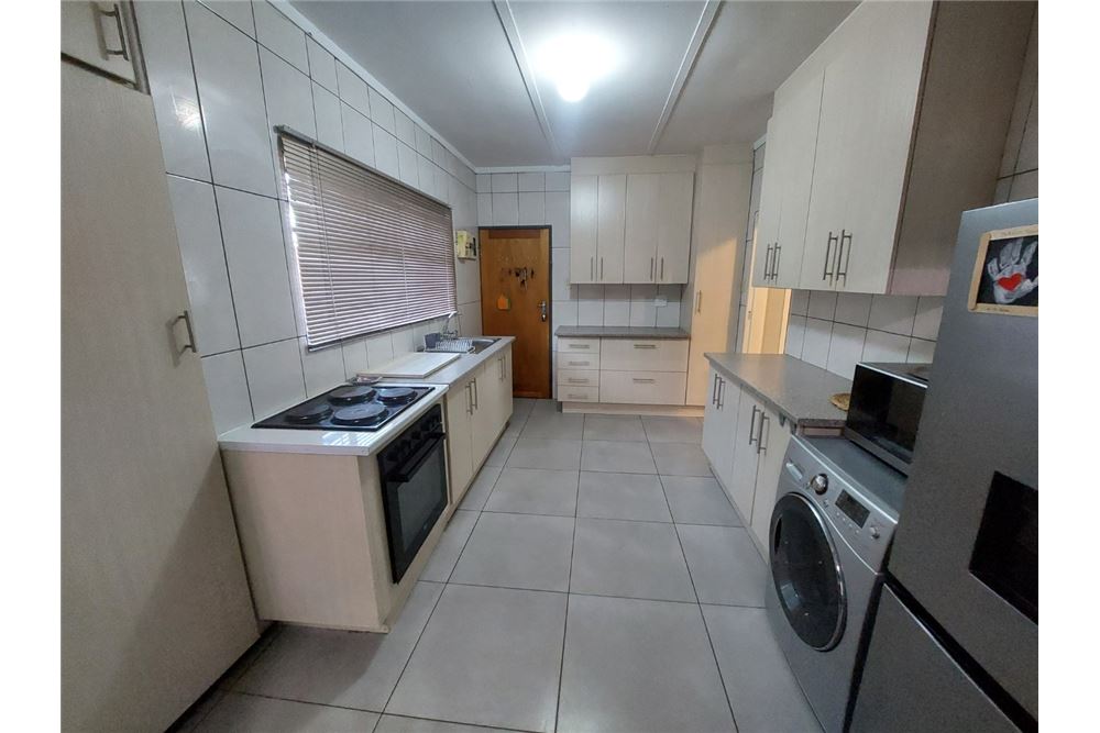 Residential - हाउस - Vanderbijlpark SW 5, Gauteng - South Africa - 8 - 1031010012-83