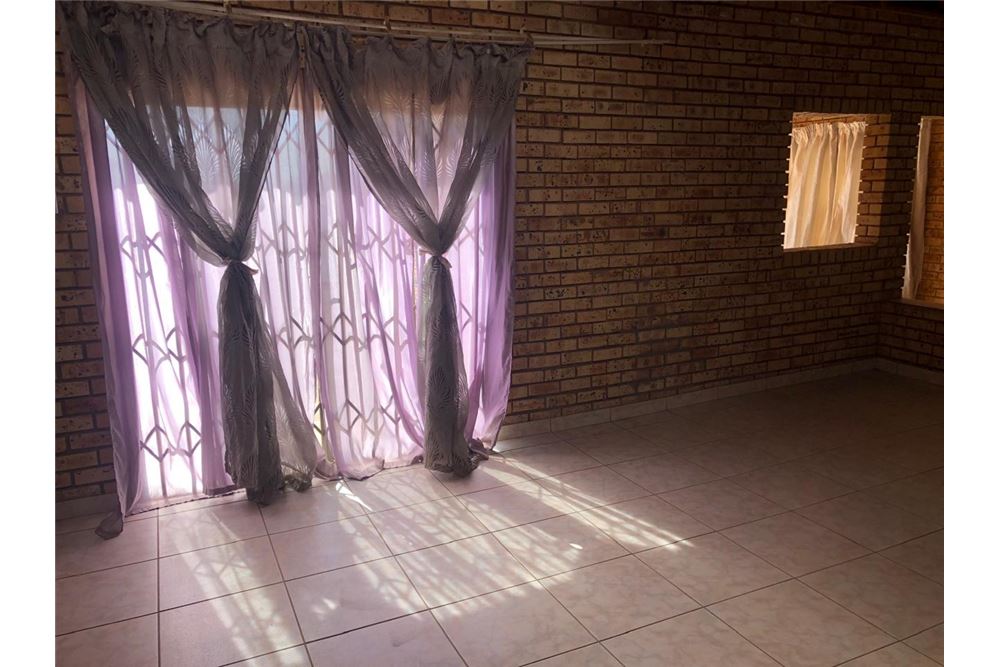 Residential - House - Mabopane, Gauteng - South Africa - 35 - 1031414106-218