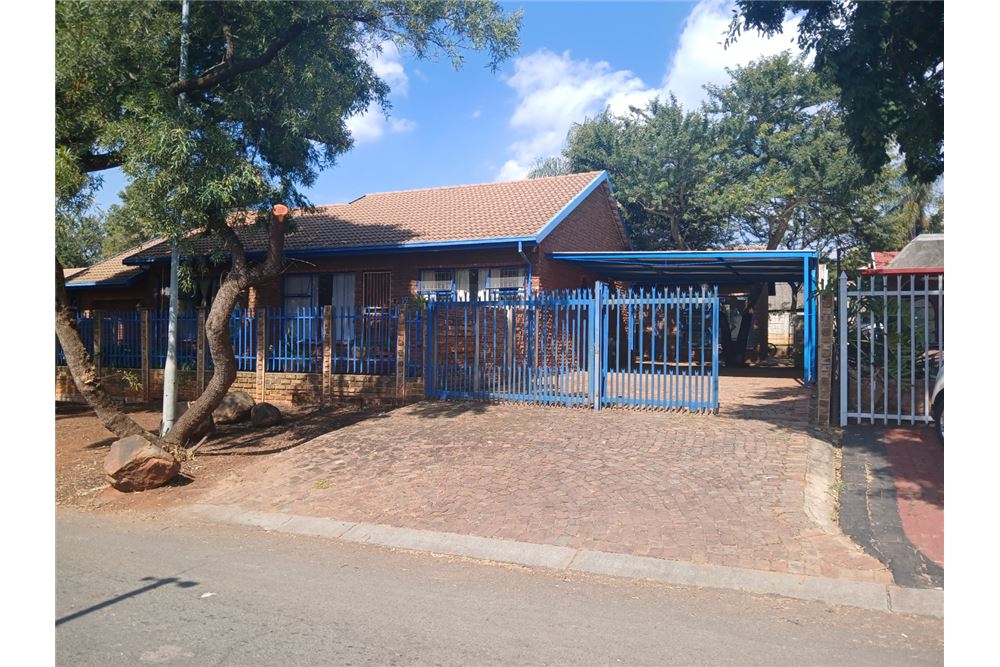 Residential - House - Karenpark, Gauteng - South Africa - 2 - 1031414088-127