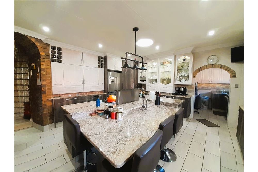 Residential - Omakotitalo - Bassonia, Gauteng - South Africa - 22 - 1031421160-13