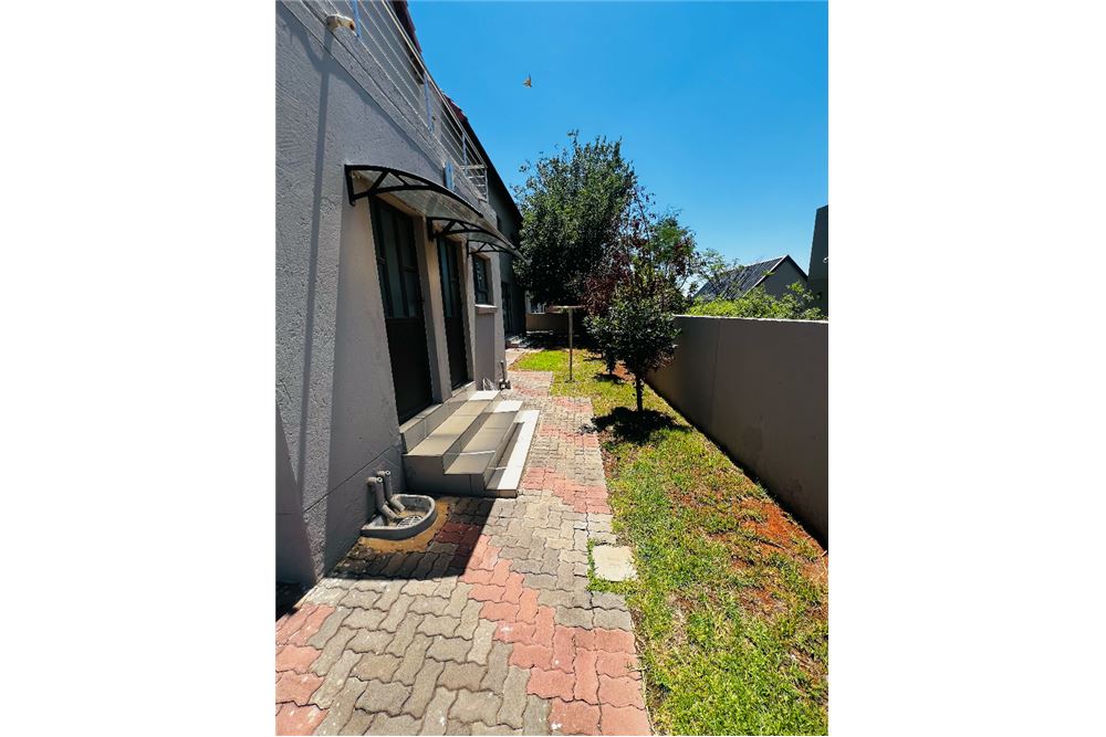 Residencial - Casa - Leloko Lifestyle and Eco Estate, North West - South Africa - 24 - 1031414112-29