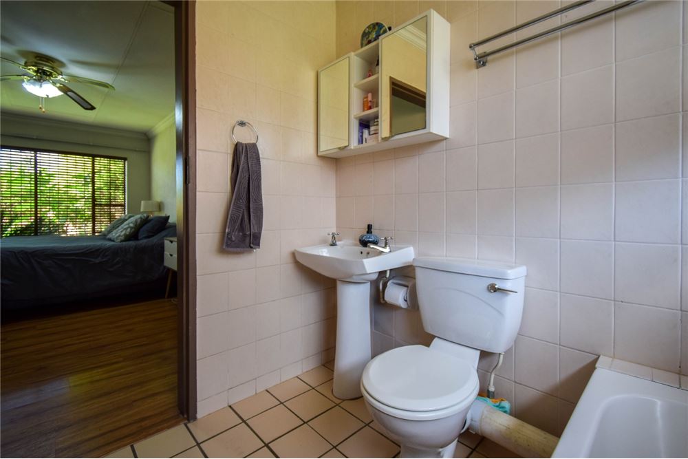 Residential - House - Waverley, Gauteng - South Africa - 29 - 1031414001-147