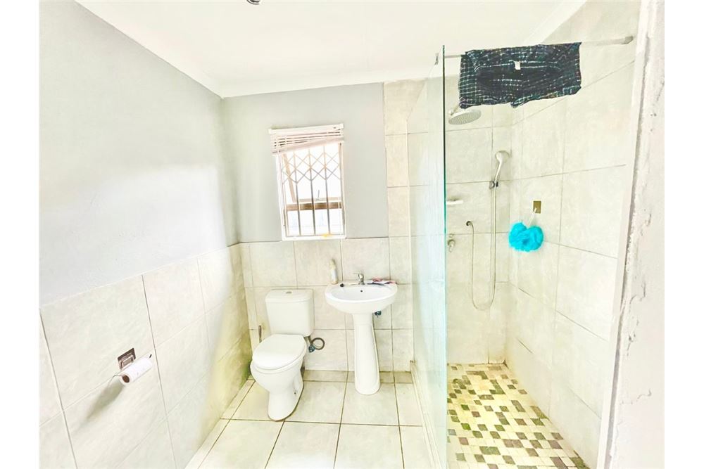 Residencial - Casa - Eersterust, Gauteng - South Africa - 25 - 1031414137-42