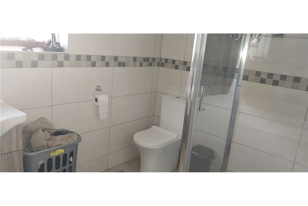 Dzīvojamais - Savrupmāja - Brackenhurst, Gauteng - South Africa - 33 - 1031421052-250