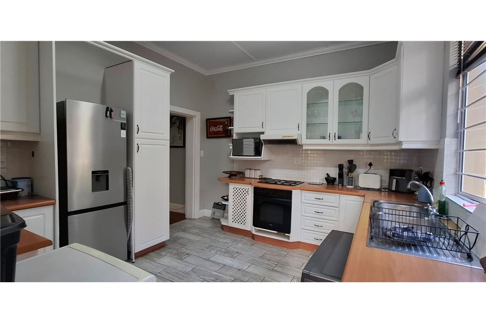 Residential - Rumah Terpisah - Glenwood, KwaZulu Natal - South Africa - 26 - 1031389002-211