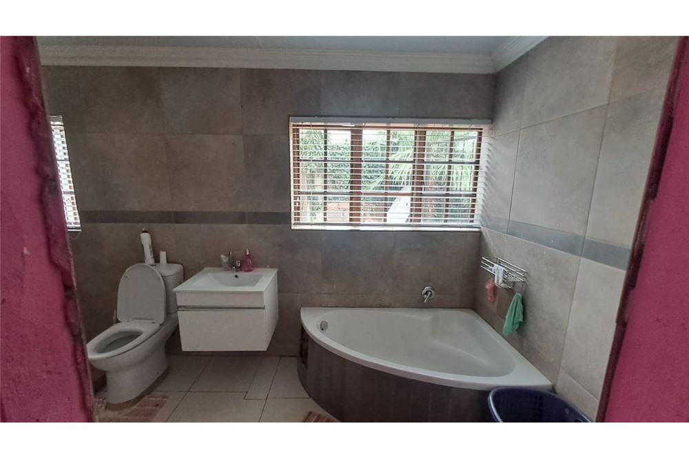 住宅 - 房子 - Philip Nel Park, Gauteng - South Africa - 14 - 1031414126-72