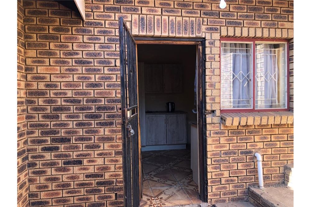 Residential - House - Mabopane, Gauteng - South Africa - 13 - 1031414106-218