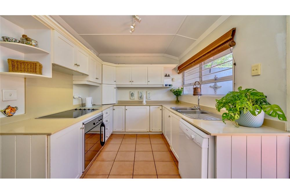 Residential - House - La Lucia, KwaZulu Natal - South Africa - 17 - 1031465034-83