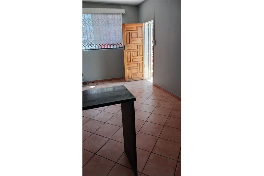 Residencial - Casa - Mountain View, Gauteng - South Africa - 32 - 1031414116-83