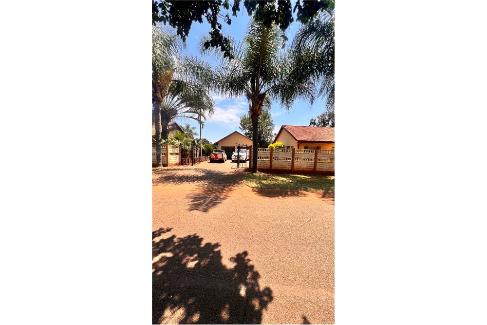 Residential - House - Dorandia, Gauteng - South Africa - 19 - 1031414112-24