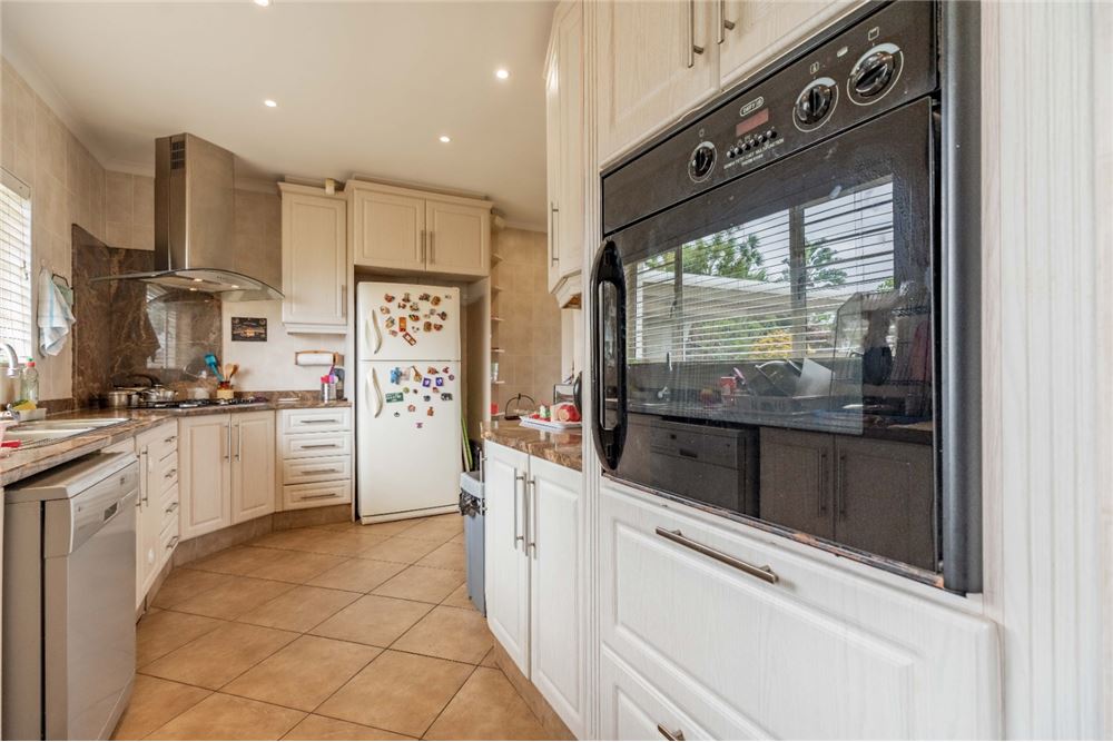 Residential - House - Glen Anil, KwaZulu Natal - South Africa - 10 - 1031465084-339