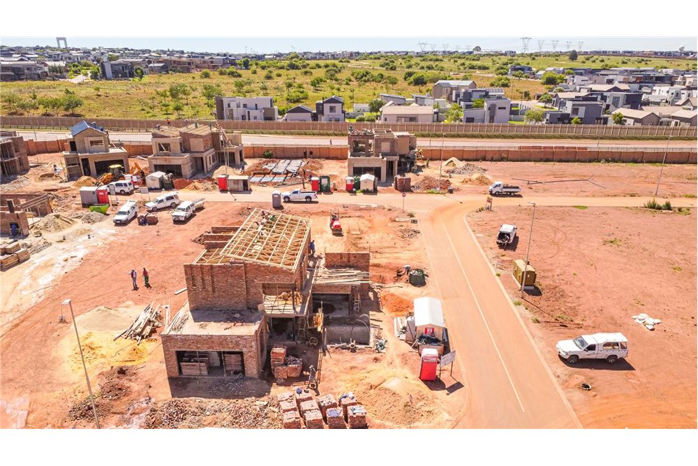 Residential - ਅਲੱਗ ਥਲੱਗ ਬਣਿਆ ਹੋਇਆ ਘਰ - Fountainbrook Estate, Gauteng - South Africa - 21 - 1031393025-832