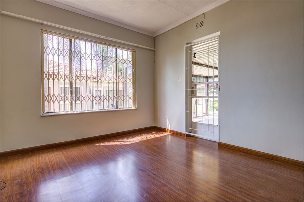 Residential - ਅਲੱਗ ਥਲੱਗ ਬਣਿਆ ਹੋਇਆ ਘਰ - Norkem Park, Gauteng - South Africa - 19 - 1031439089-19