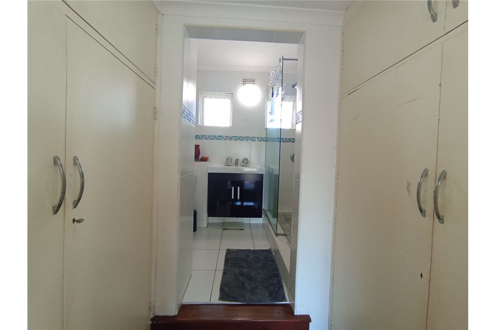 Dzīvojamais - Pilsētas savrupmāja - Bulwer, KwaZulu Natal - South Africa - 24 - 1031389007-102