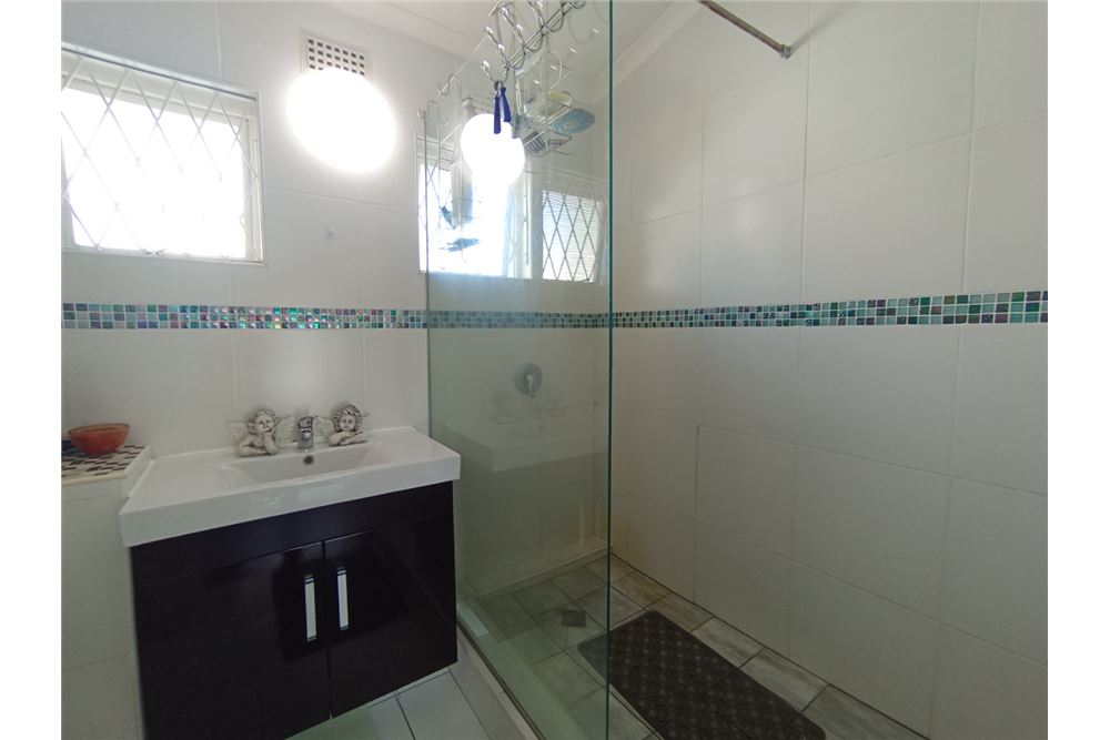 Dzīvojamais - Pilsētas savrupmāja - Bulwer, KwaZulu Natal - South Africa - 26 - 1031389007-102