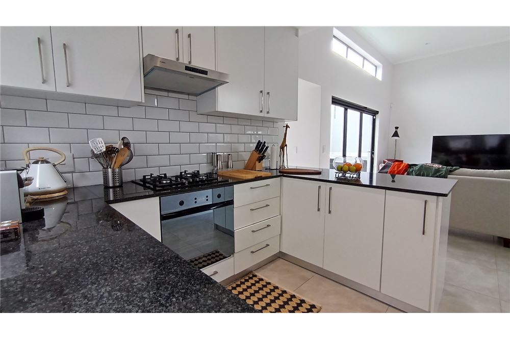Residential - House - Sandown, Western Cape - South Africa - 8 - 1031400215-16