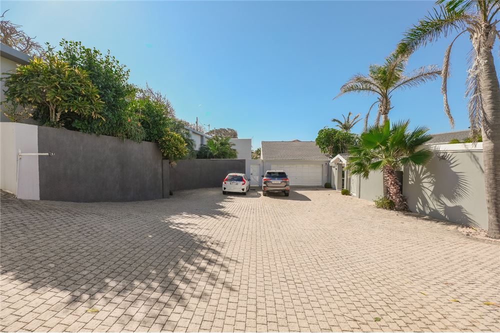 Residential - House - Umhlanga Rocks, KwaZulu Natal - South Africa - 26 - 1031465109-90