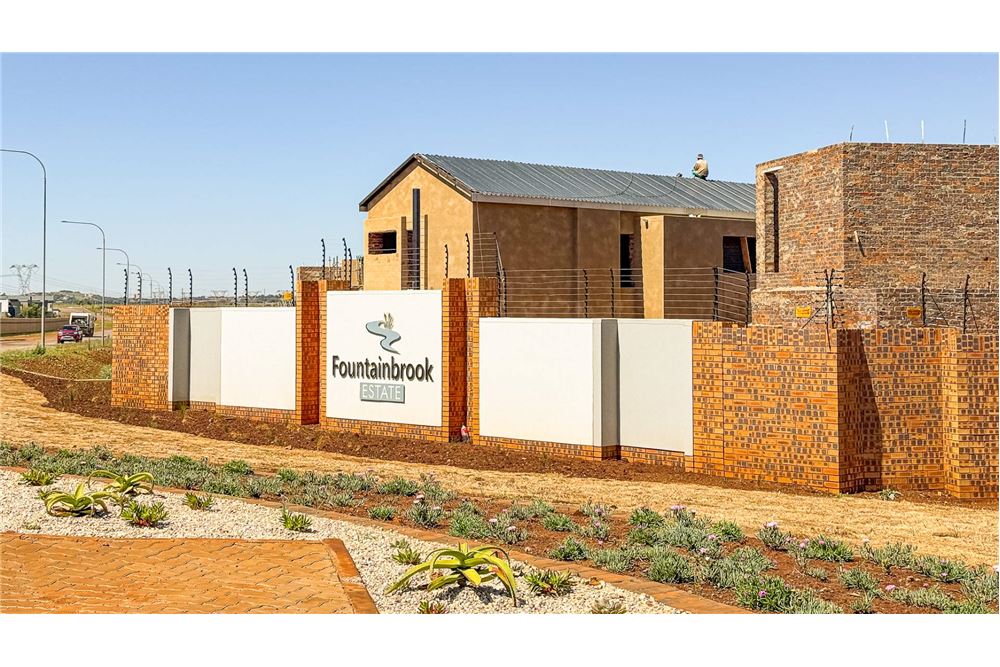 Residential - ਅਲੱਗ ਥਲੱਗ ਬਣਿਆ ਹੋਇਆ ਘਰ - Fountainbrook Estate, Gauteng - South Africa - 11 - 1031393025-832