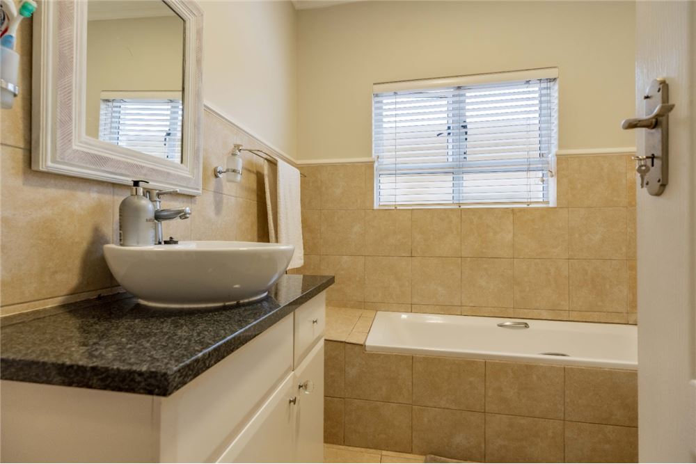 Residential - Townhouse - Durban North, KwaZulu Natal - South Africa - 20 - 1031465022-886