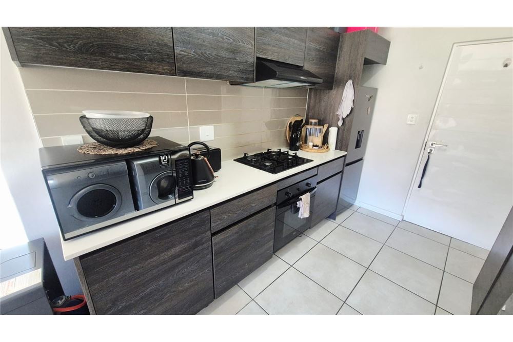 Residential - Rivitalo - Oakdene, Gauteng - South Africa - 6 - 1031421068-174