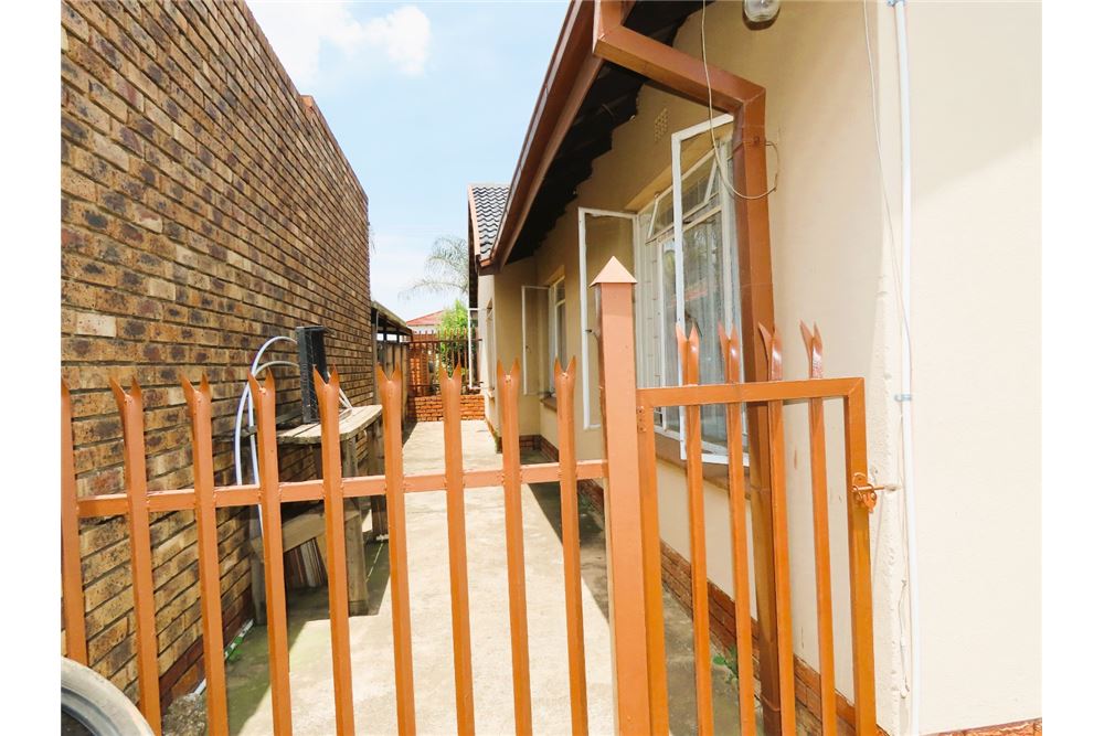 Residencial - Casa - Eersterust, Gauteng - South Africa - 30 - 1031414016-162