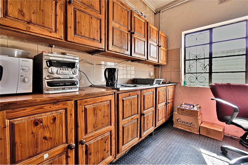 Comercial - Comercio/Tienda - Pretoria North, Gauteng - South Africa - 12 - 1031414001-131