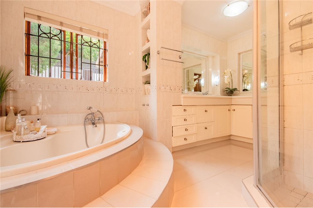 Residential - House - Cowies Hill, KwaZulu Natal - South Africa - 23 - 1031465101-121