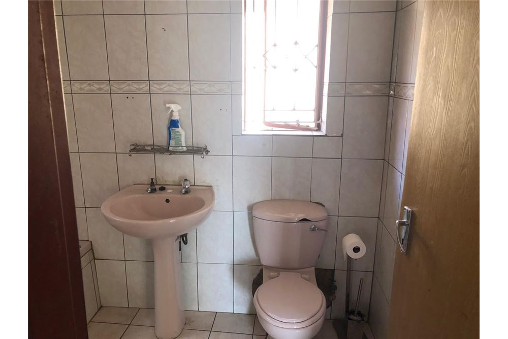 Residential - House - Mabopane, Gauteng - South Africa - 29 - 1031414106-218