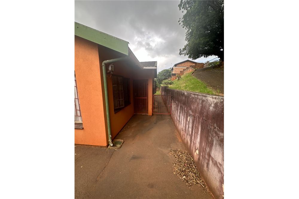 Residential - House - Glen hills, KwaZulu Natal - South Africa - 26 - 1031465056-212