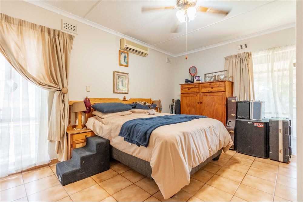 Residential - House - Umgeni Park, KwaZulu Natal - South Africa - 28 - 1031465089-348