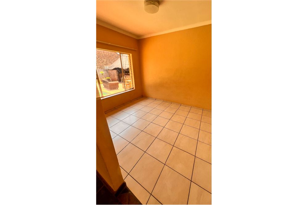 Residential - House - Dorandia, Gauteng - South Africa - 12 - 1031414112-24