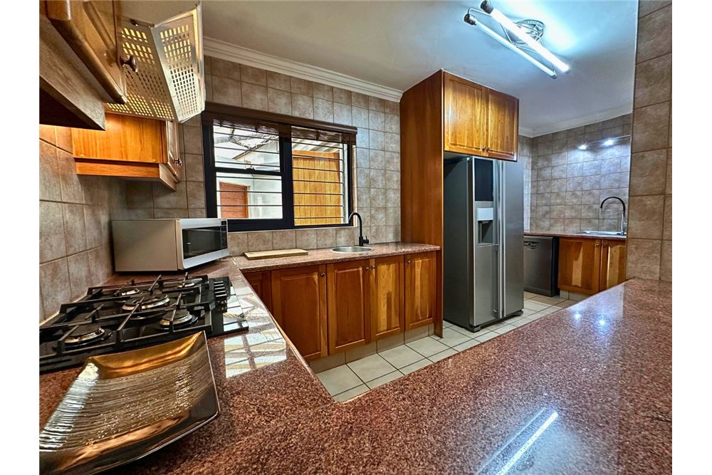 Residenziale - Casa - Lynnwood, Gauteng - South Africa - 12 - 1031414143-36