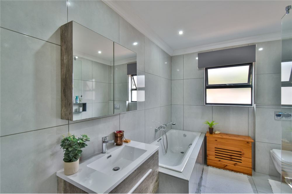 Residencial - Casa - Magalieskruin, Gauteng - South Africa - 26 - 1031414140-43