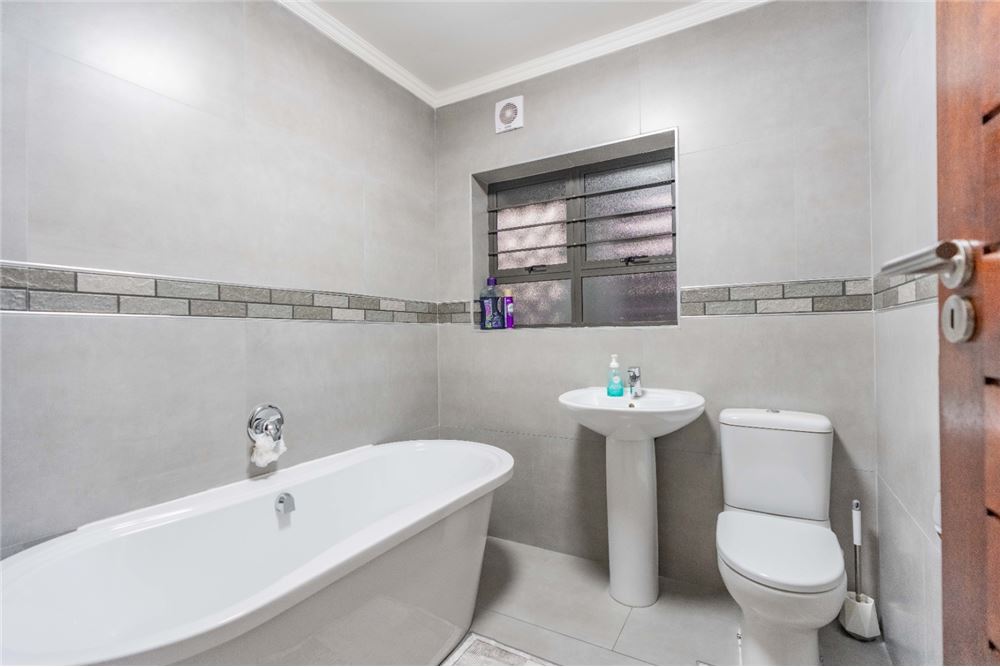 Residential - House - Umhlanga Rocks, KwaZulu Natal - South Africa - 38 - 1031465022-876