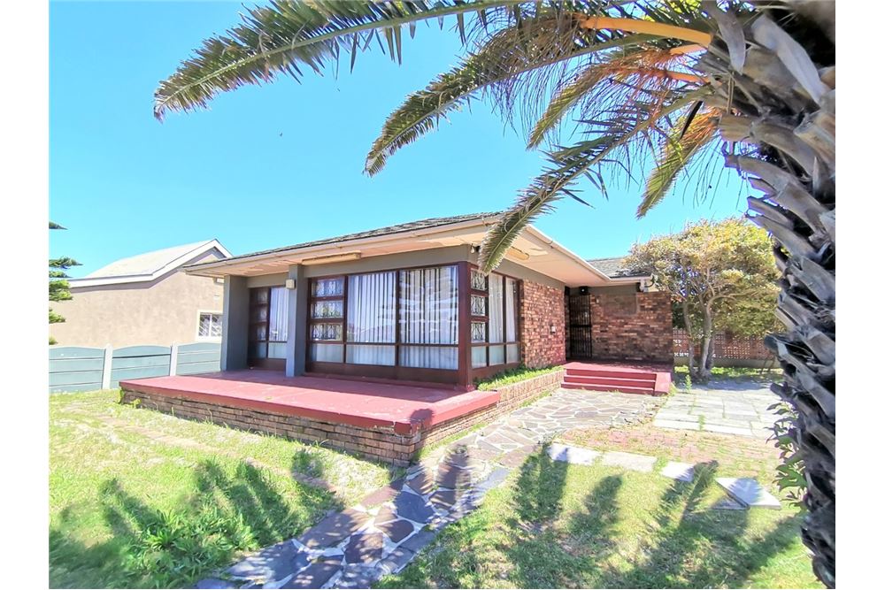 Residential House Grassy Park, Western Cape South Africa 103132403168 , RE/MAX Global