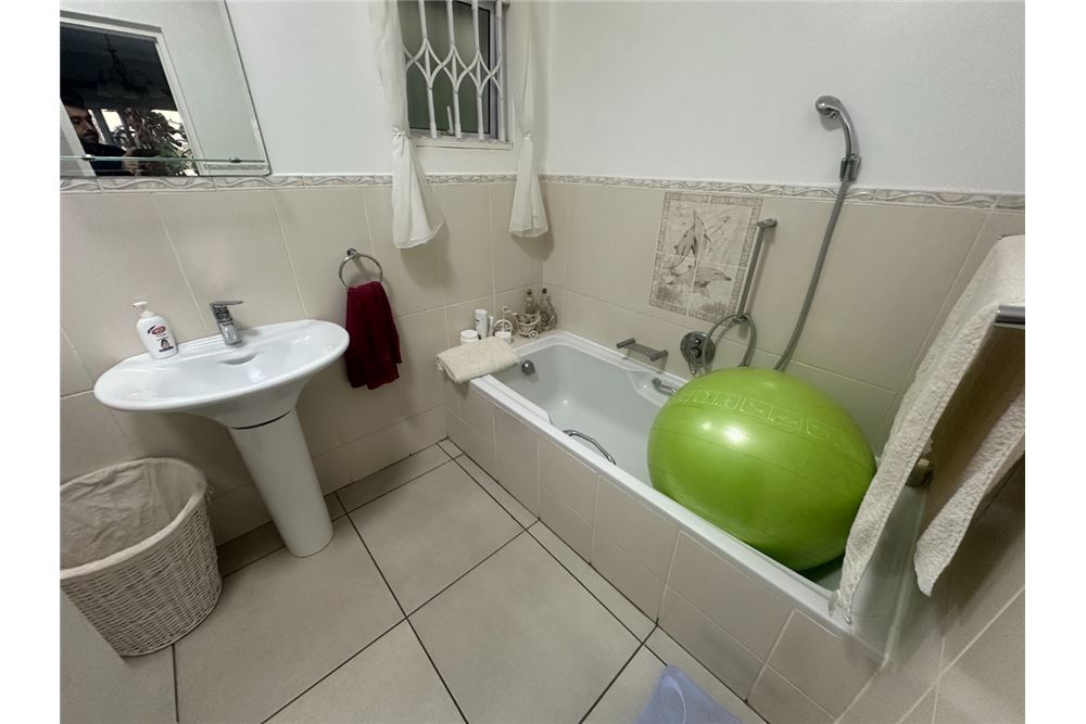 Residential - Stanovanje - Athlone, KwaZulu Natal - South Africa - 13 - 1031388001-158