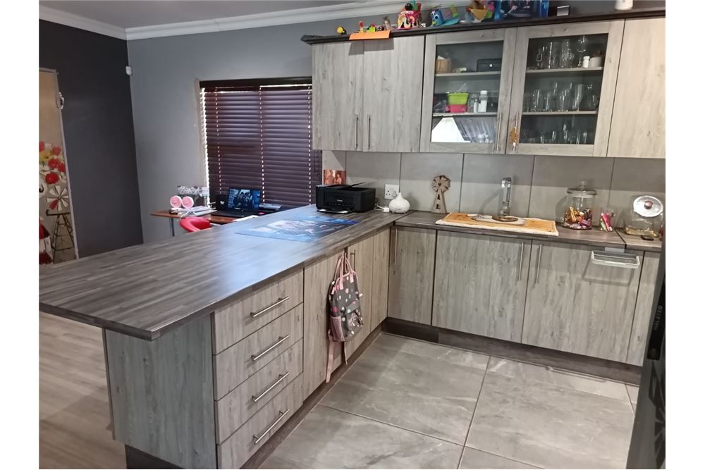 Residential - بيت مستقل - Kathu, Northern Cape - South Africa - 7 - 1031368008-103