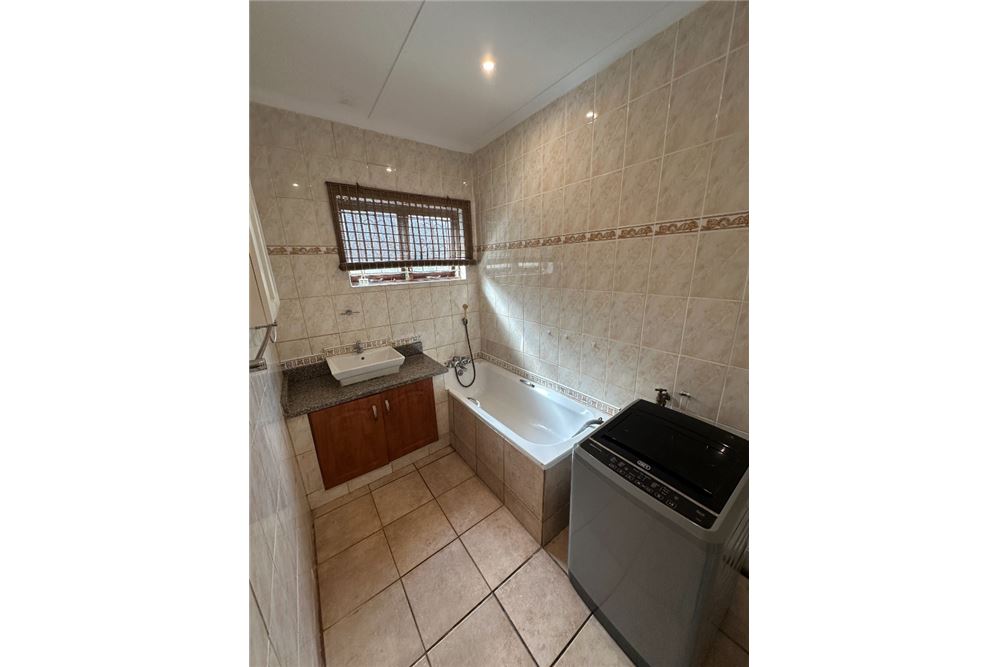 Residential - House - Glen Anil, KwaZulu Natal - South Africa - 20 - 1031465056-202