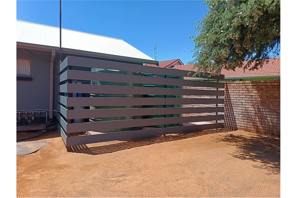 Residential - بيت مستقل - Kathu, Northern Cape - South Africa - 22 - 1031368008-103