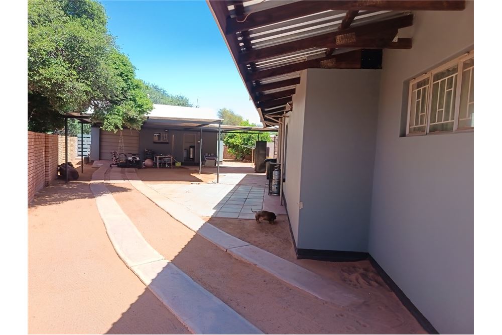 Residential - بيت مستقل - Kathu, Northern Cape - South Africa - 20 - 1031368008-103