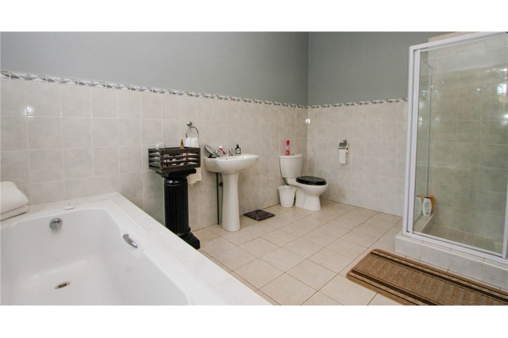 Residential - House - Glenashley, KwaZulu Natal - South Africa - 27 - 1031465029-138