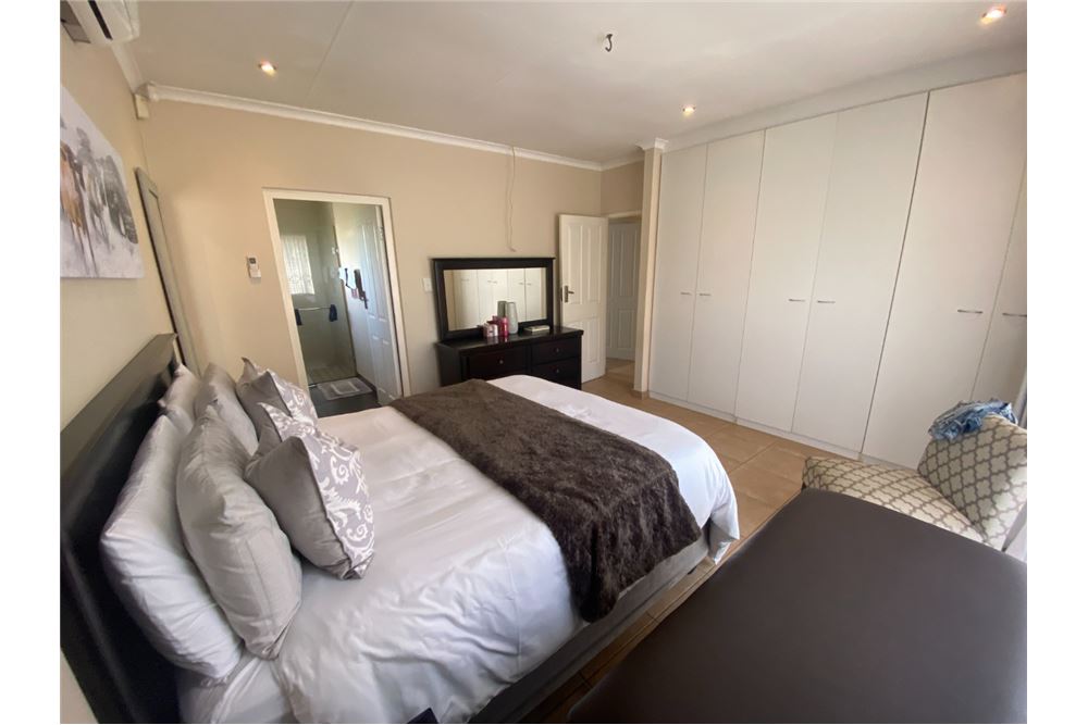 Residential - House - Somerset Park, KwaZulu Natal - South Africa - 20 - 1031465093-24