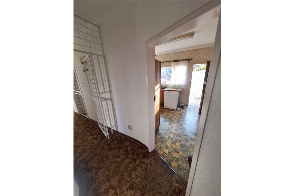 Residential - Αυτόνομη κατοικία - Kibler Park, Gauteng - South Africa - 26 - 1031421159-37